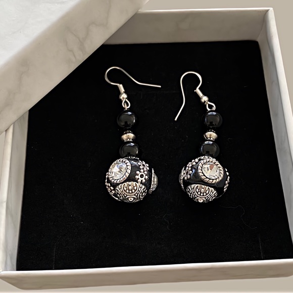 Indonesian beads new earrings with black beads and sterling silver hook. - Picture 2 of 5